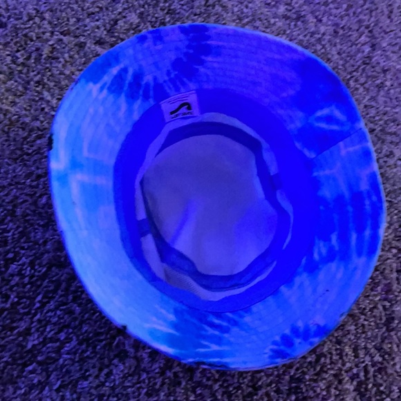 Bucket hats - Picture 3 of 5